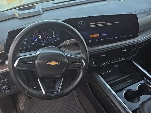 Used 2025 Chevrolet Tahoe LT AWD/4WD image 13