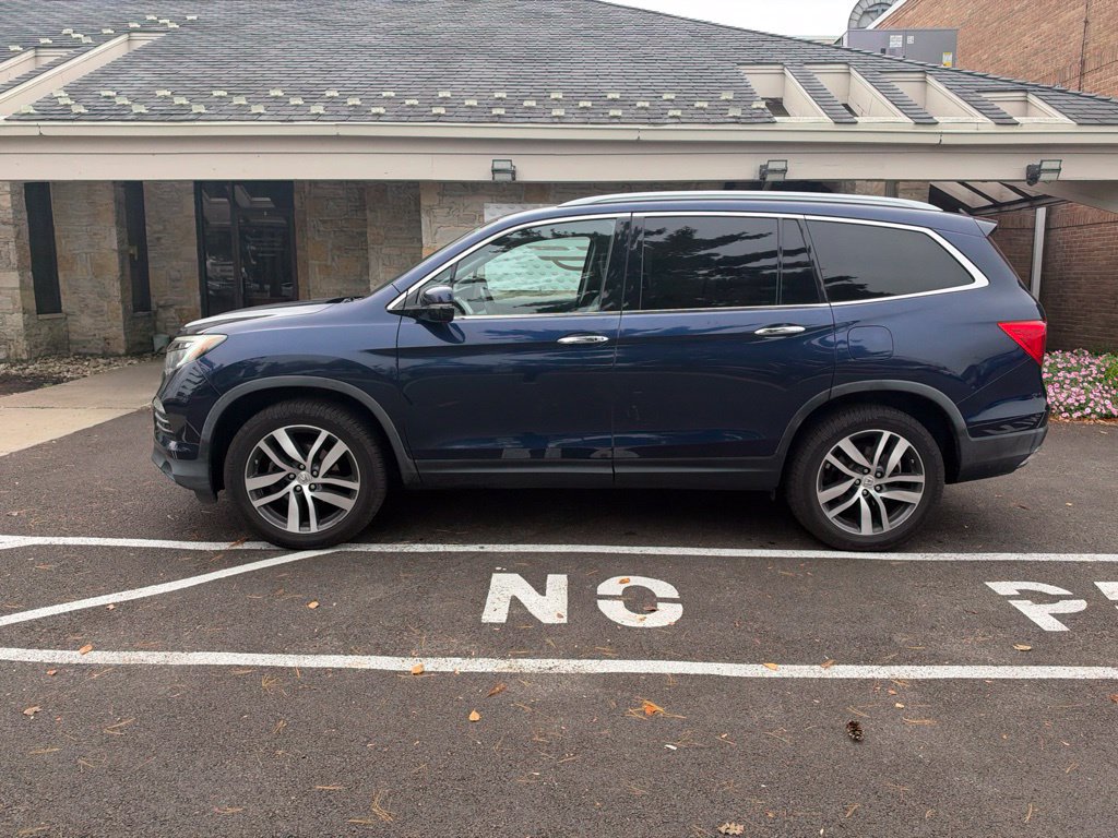 Used 2016 Honda Pilot Touring image 12