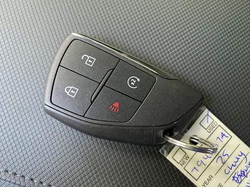 Used 2025 Chevrolet Equinox EV LT FWD image 37
