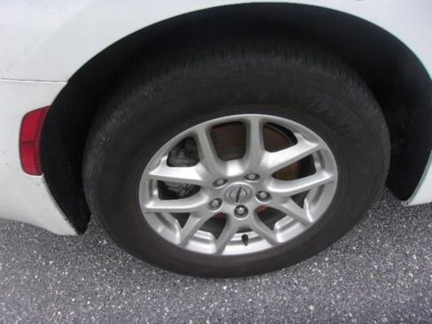 Used 2024 Chrysler Pacifica Touring-L image 14