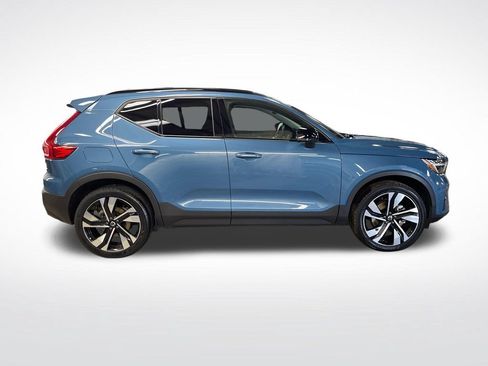 Used 2024 Volvo XC40 B5 Plus AWD/4WD image 7