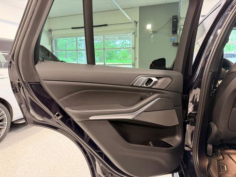 Used 2019 BMW X5 xDrive40i w/ M Sport Package AWD/4WD image 22