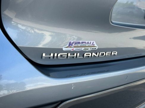 Used 2021 Toyota Highlander Limited image 30