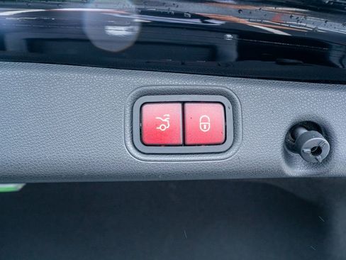Used 2018 Mercedes-Benz E 300 image 46