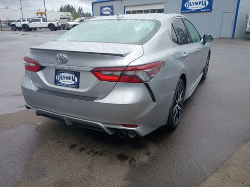 Used 2021 Toyota Camry SE FWD image 9