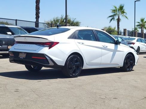 New 2026 Hyundai Elantra SEL Sport FWD image 4
