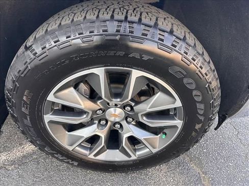 Used 2025 Chevrolet Silverado 1500 LT w/ Z71 Off-Road Package image 32