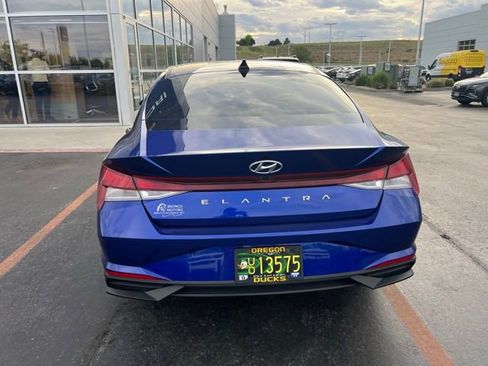 Used 2021 Hyundai Elantra SEL w/ Convenience Package FWD image 4