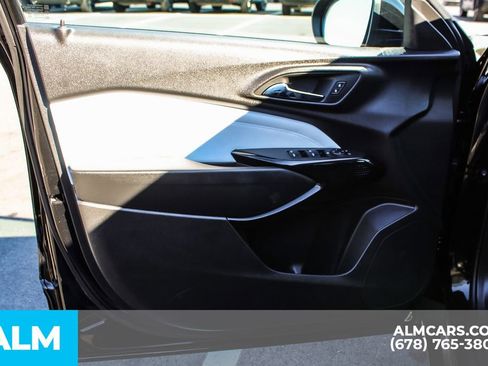 Used 2025 Chevrolet Trax LT w/ LT Convenience Package image 37