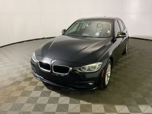 Used 2018 BMW 320i xDrive Sedan image 5