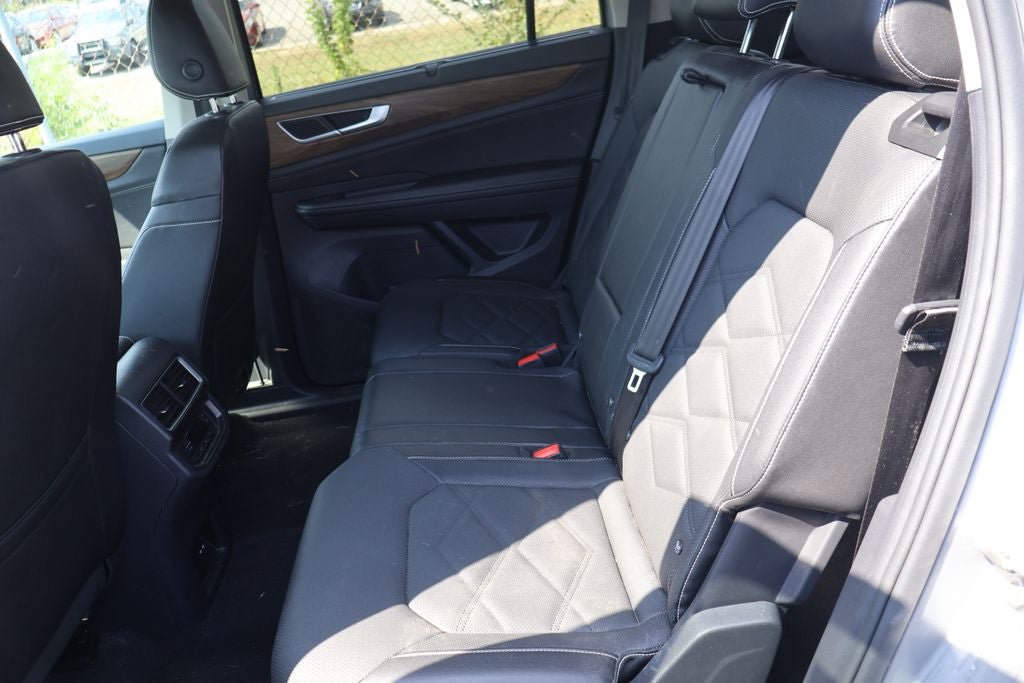Used 2025 Volkswagen Atlas SE AWD/4WD image 9