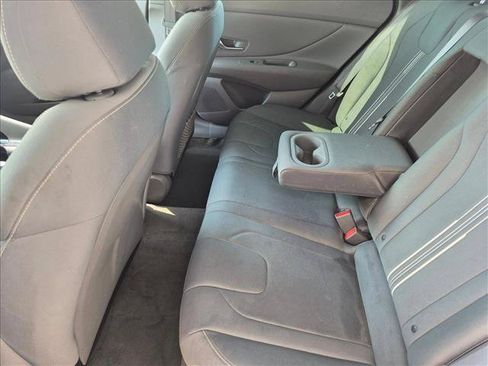 Used 2021 Hyundai Elantra SEL w/ Convenience + Premium Package FWD image 14