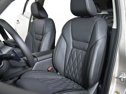 New 2026 Nissan Rogue Platinum image 23