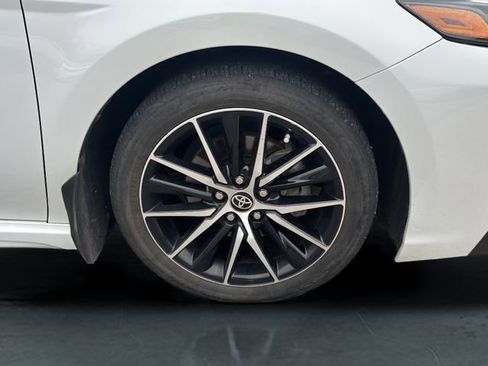 Used 2024 Toyota Camry SE w/ Audio Upgrade Package image 10