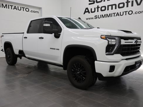 Used 2024 Chevrolet Silverado 3500 LT w/ Z71 Sport Edition image 2