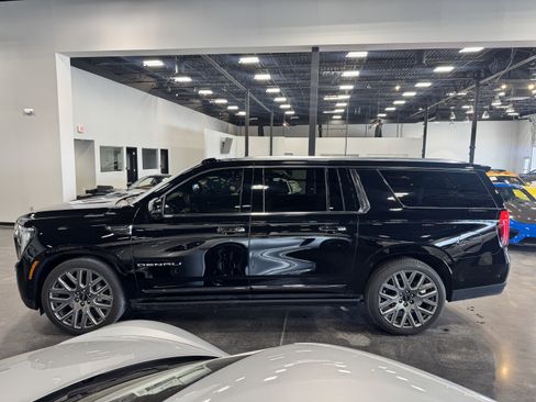 Used 2025 GMC Yukon XL Denali Ultimate image 6