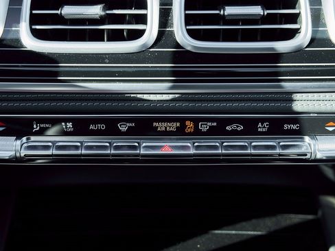 Used 2024 Mercedes-Benz Maybach GLS 600 4MATIC image 56