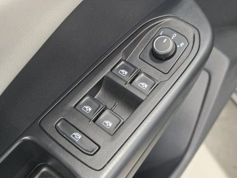 Used 2025 Volkswagen Taos S FWD image 10