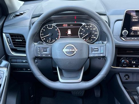 Used 2026 Nissan Rogue SV FWD image 18