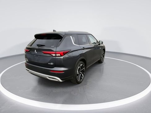 Used 2025 Mitsubishi Outlander SEL image 18
