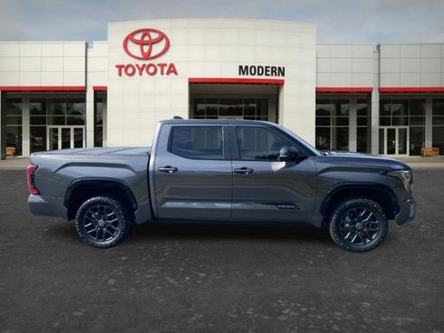 Used 2024 Toyota Tundra Platinum AWD/4WD image 4