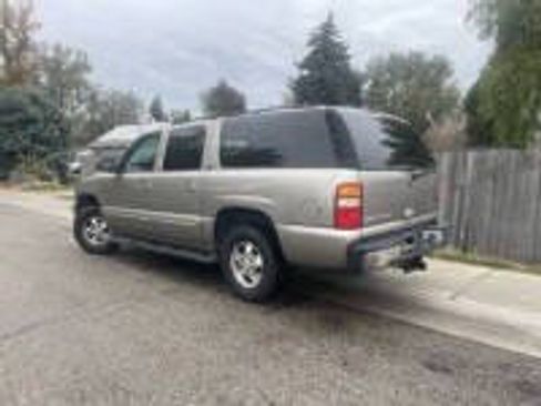 Used 2003 Chevrolet Suburban LT w/ LT Preferred Equipment Group AWD/4WD image 4