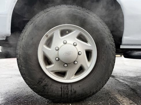 Used 2014 Ford E-250 and Econoline 250 w/ Power Group image 29