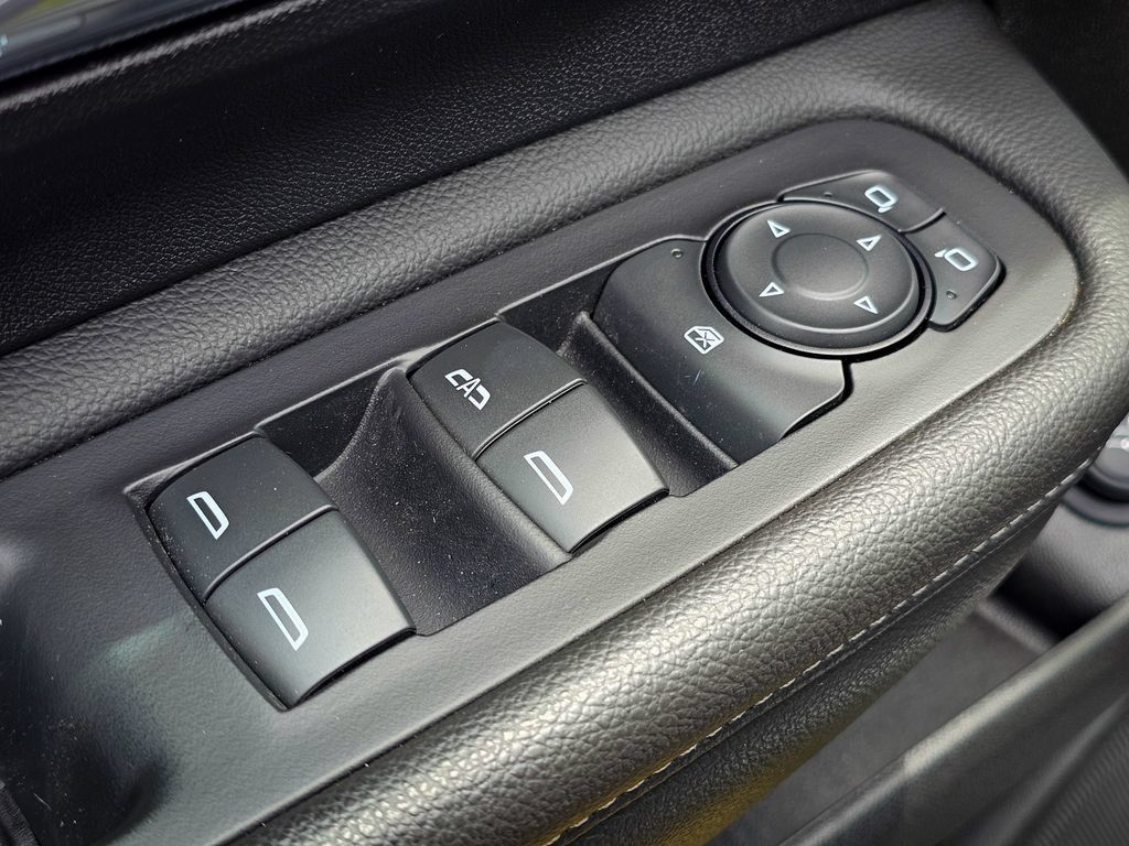 Used 2023 GMC Terrain SLT w/ Tech Package AWD/4WD image 12