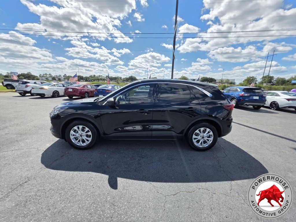 Used 2024 Ford Escape Active w/ Tech Pack #1 FWD image 2