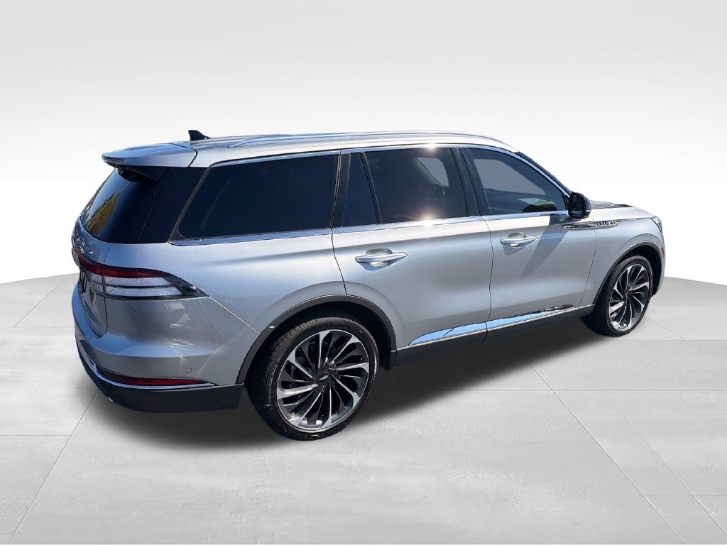 Used 2021 Lincoln Aviator Reserve w/ Equipment Group 202A AWD/4WD image 5
