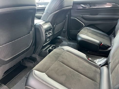 Used 2021 Jeep Grand Cherokee L Laredo image 12