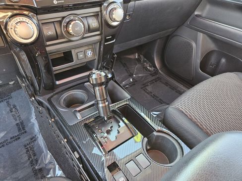 Used 2020 Toyota 4Runner TRD Off-Road image 23