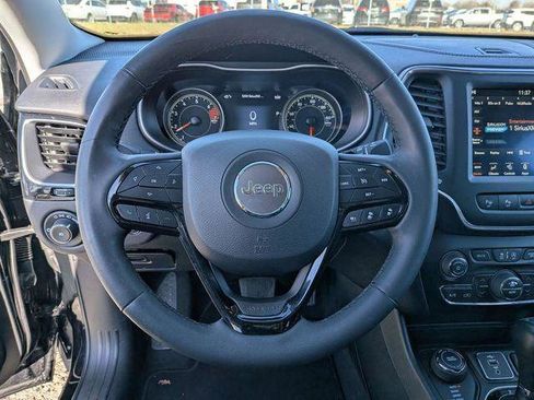 Certified 2023 Jeep Cherokee Altitude Lux image 17