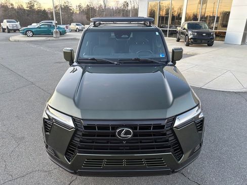 Used 2024 Lexus GX 550 w/ Accessory Package (2T) image 9