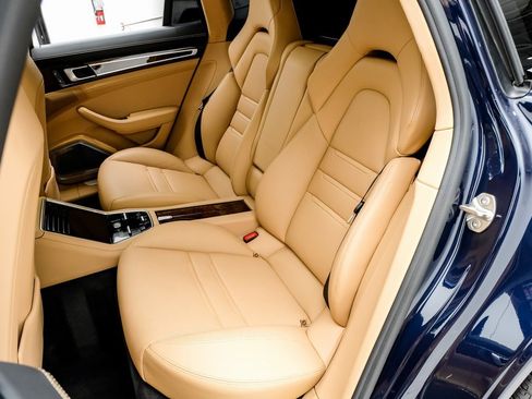 Used 2022 Porsche Panamera Turbo S image 32