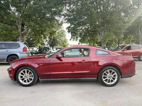 Used 2010 Ford Mustang Premium RWD image 8
