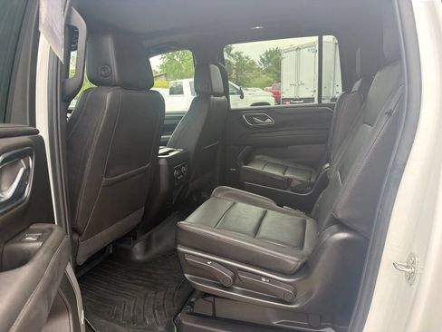 Certified 2023 Chevrolet Suburban Z71 w/ Luxury Package AWD/4WD image 33