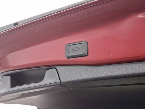 Used 2022 Toyota RAV4 XLE w/ Convenience Package image 31