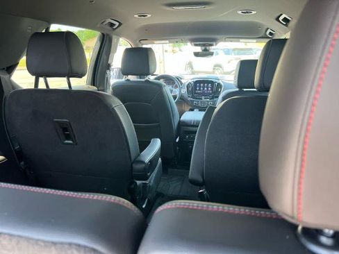Used 2023 Chevrolet Traverse RS w/ LPO, Floor Liner Package AWD/4WD image 14