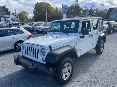Used 2018 Jeep Wrangler Unlimited Sport w/ Connectivity Group image 2