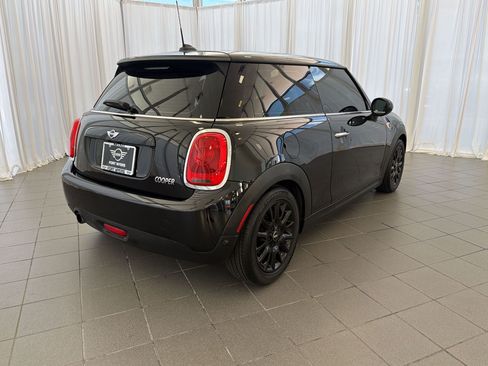 Used 2018 MINI Cooper 2-Door Hardtop FWD image 9