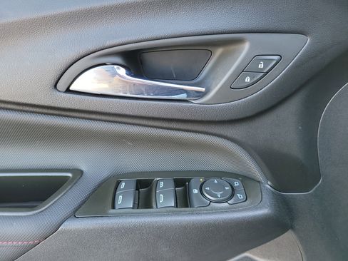 Used 2023 Chevrolet Equinox RS w/ RS Leather Package FWD image 24