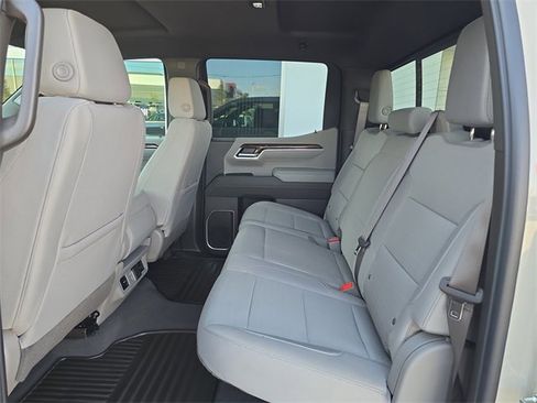 New 2026 GMC Sierra 1500 SLE w/ X31 Off-Road Package image 15
