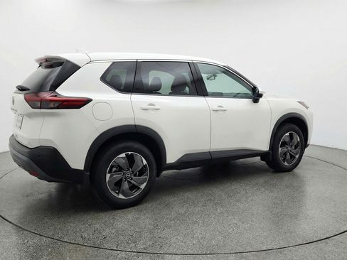 Used 2025 Nissan Rogue SV FWD image 9