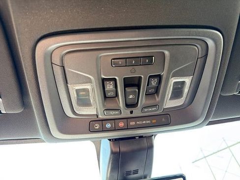 Used 2021 GMC Sierra 1500 AT4 w/ AT4 Value Package AWD/4WD image 36