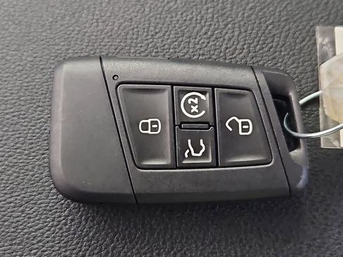 New 2026 Volkswagen Taos SE AWD/4WD image 35