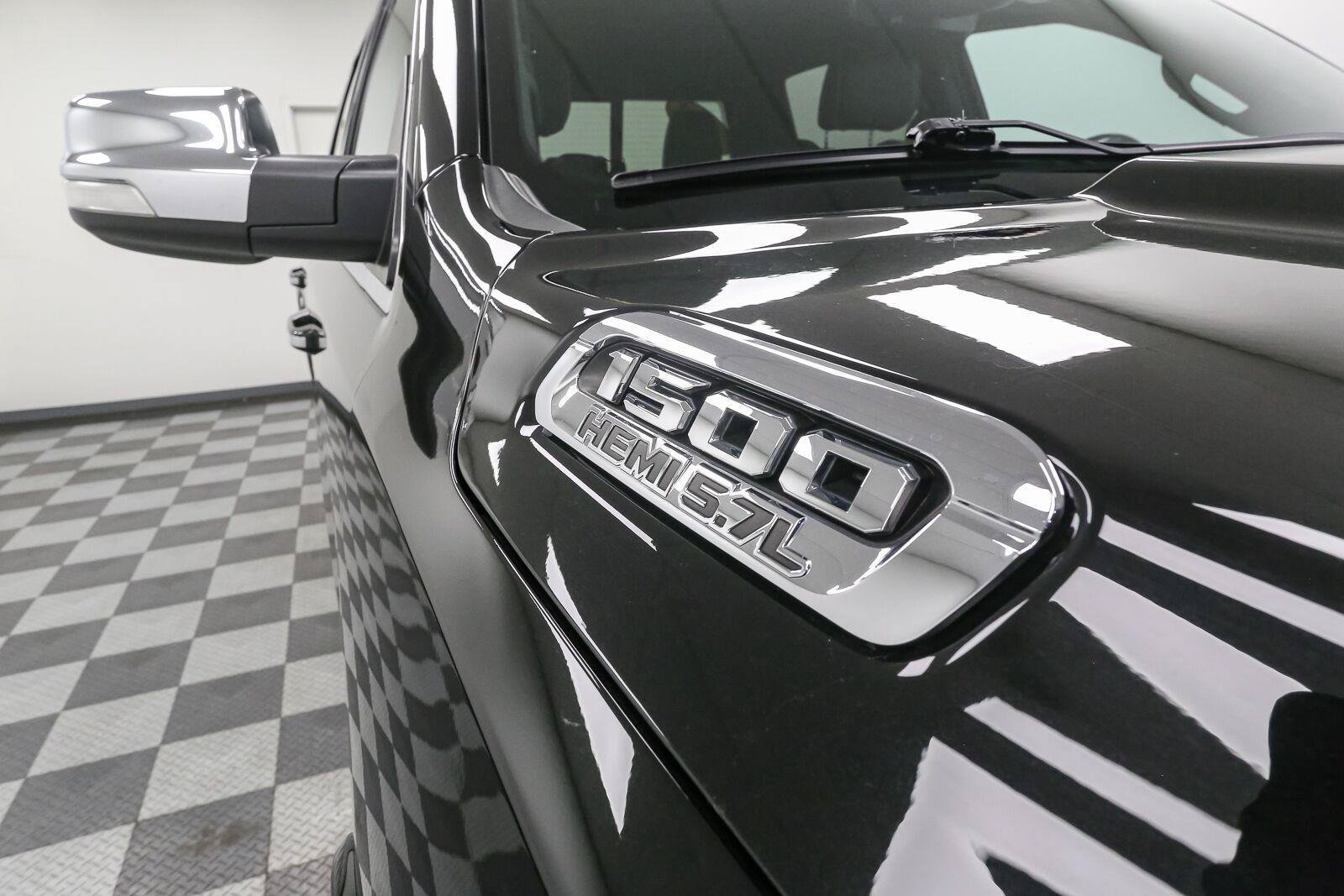 Used 2022 RAM 1500 Limited w/ Body-Colour Bumper Group AWD/4WD image 7