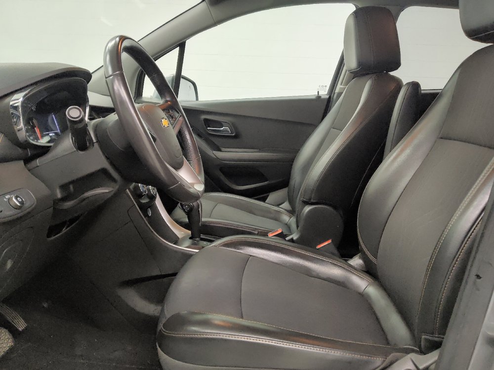 Used 2019 Chevrolet Trax LT w/ LT Convenience Package AWD/4WD image 17
