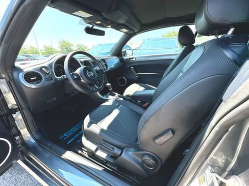 Used 2019 Volkswagen Beetle 2.0T SE FWD image 10