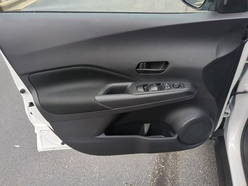 Certified 2025 Nissan Kicks Play S FWD image 12